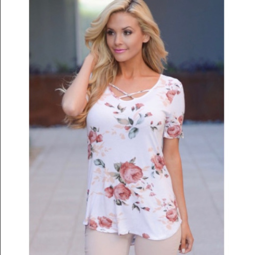 Last Short Sleeve Floral Top - Picture 2 of 3